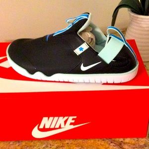 Nike zoom plus black/blue/teal new size 9 women